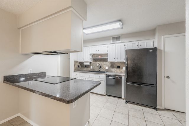 5105 French Wood Drive, Arlington, TX 76016