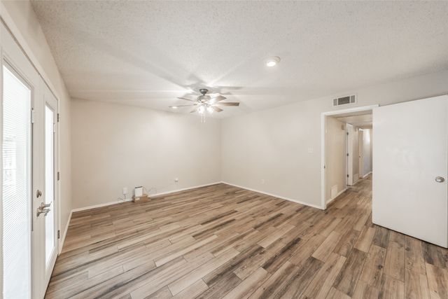 5105 French Wood Drive, Arlington, TX 76016