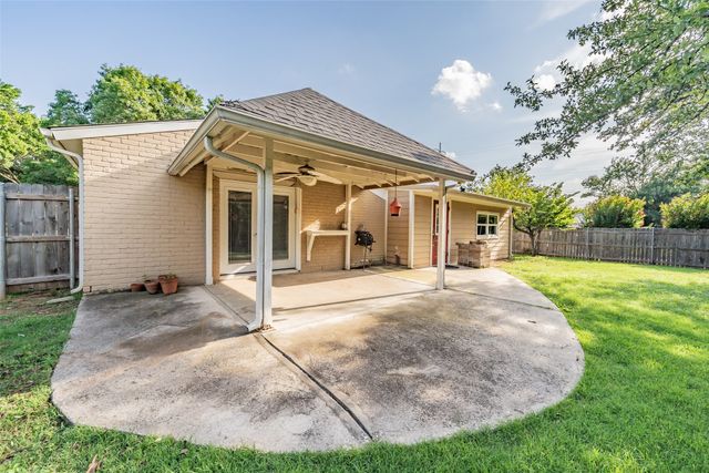 5105 French Wood Drive, Arlington, TX 76016