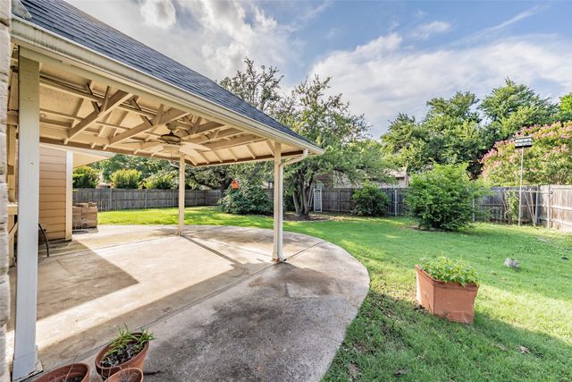 5105 French Wood Drive, Arlington, TX 76016