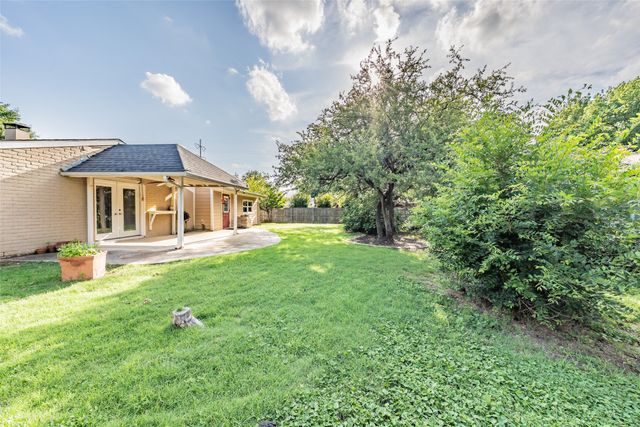 5105 French Wood Drive, Arlington, TX 76016
