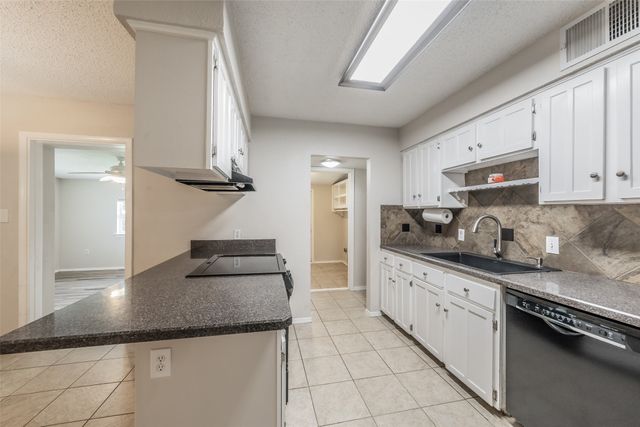 5105 French Wood Drive, Arlington, TX 76016