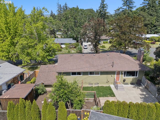 1885 Sw HUNTINGTON Ave, Portland, OR 97225