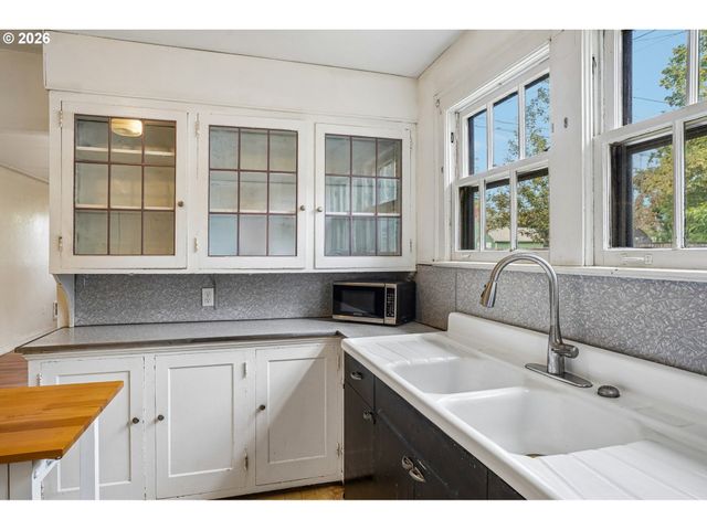 1760 C St, Salem, OR 97301