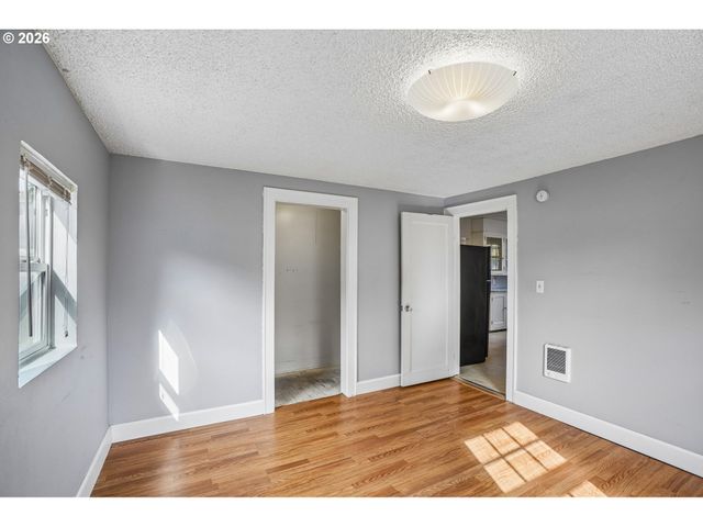 1760 C St, Salem, OR 97301