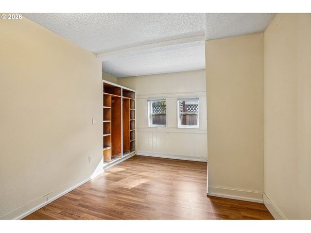1760 C St, Salem, OR 97301