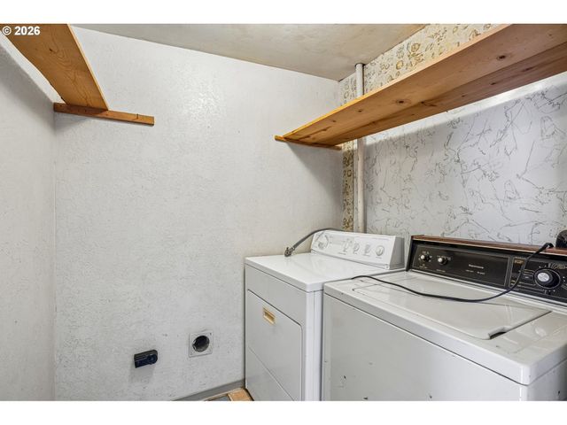 1760 C St, Salem, OR 97301