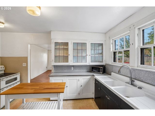 1760 C St, Salem, OR 97301