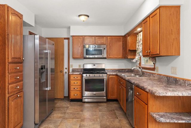 1821 S Marion Avenue, Janesville, WI 53546
