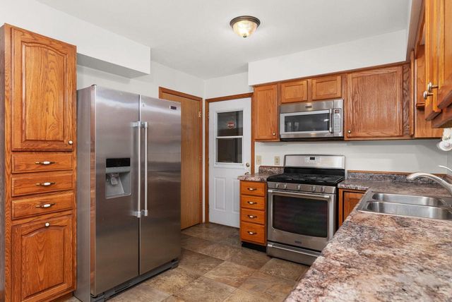 1821 S Marion Avenue, Janesville, WI 53546