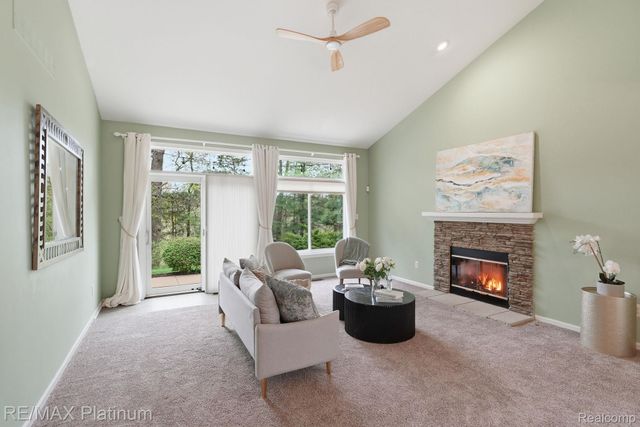 2508 Signature Drive, Hamburg Township, MI 48169