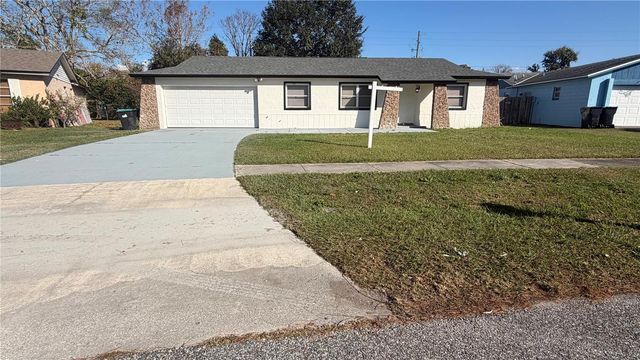 8365 MATTITUCK CIRCLE, Orlando, FL 32829