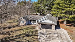 1327 Deer Creek Road, Greenville, IL 62246