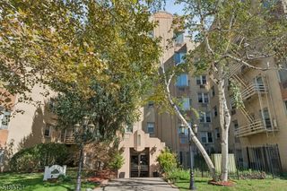 19 Lyons Ave 610, Newark City, NJ 07112