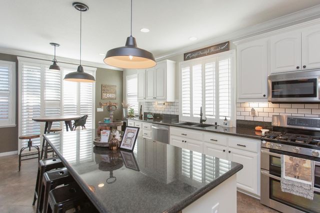 5416 Antique Rose, Riverbank, CA 95367