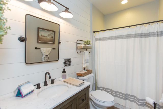 5416 Antique Rose, Riverbank, CA 95367