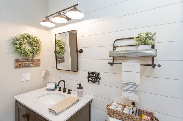 5416 Antique Rose, Riverbank, CA 95367