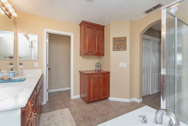 5416 Antique Rose, Riverbank, CA 95367