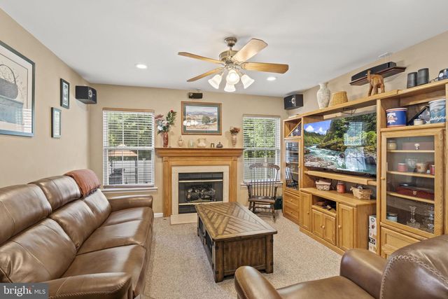 16 FOXCHASE DR, Burlington Township, NJ 08016