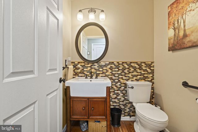 16 FOXCHASE DR, Burlington Township, NJ 08016