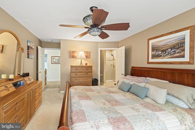 16 FOXCHASE DR, Burlington Township, NJ 08016