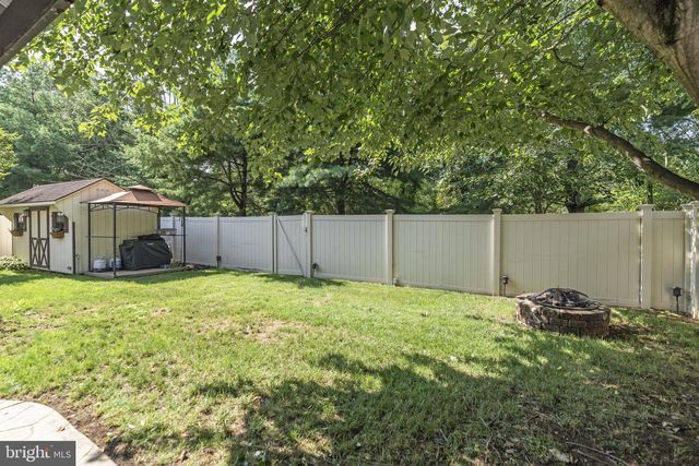 16 FOXCHASE DR, Burlington Township, NJ 08016