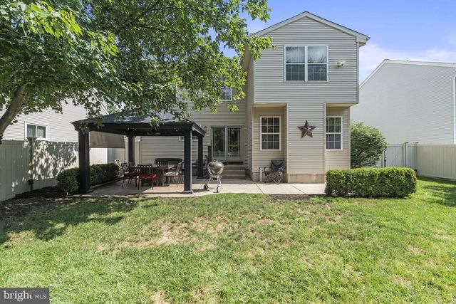 16 FOXCHASE DR, Burlington Township, NJ 08016