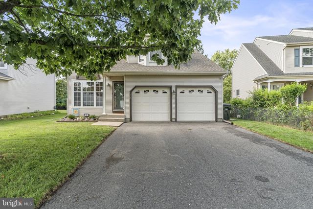 16 FOXCHASE DR, Burlington Township, NJ 08016