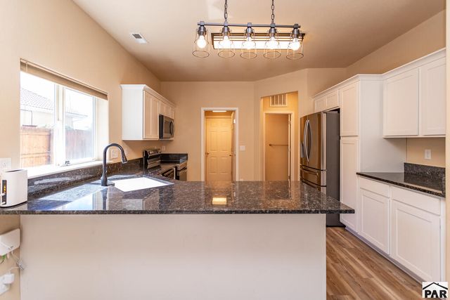 1022 Pinecrest Dr, Pueblo, CO 81005