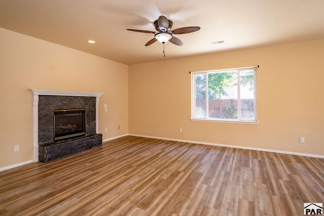1022 Pinecrest Dr, Pueblo, CO 81005
