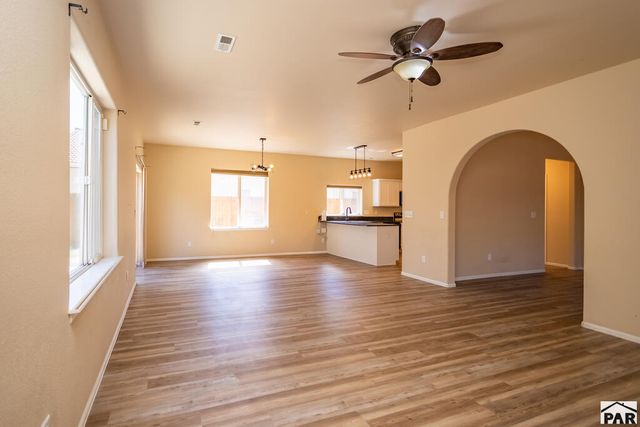 1022 Pinecrest Dr, Pueblo, CO 81005