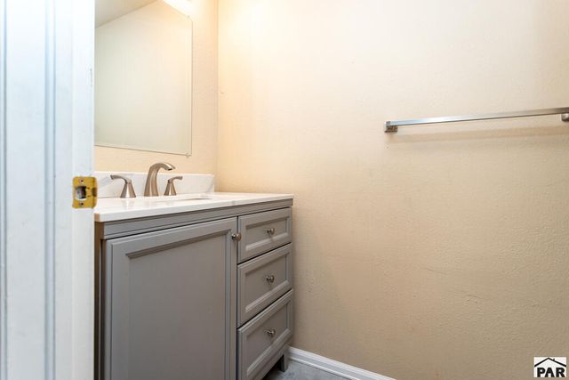 1022 Pinecrest Dr, Pueblo, CO 81005