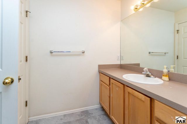 1022 Pinecrest Dr, Pueblo, CO 81005