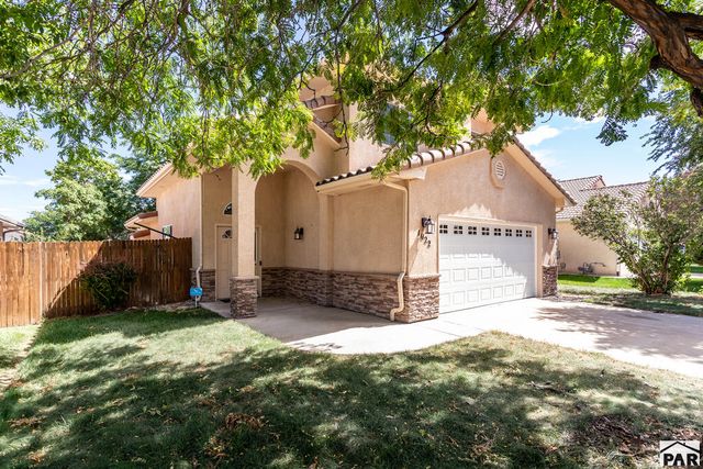 1022 Pinecrest Dr, Pueblo, CO 81005