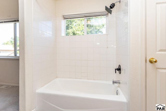 1022 Pinecrest Dr, Pueblo, CO 81005