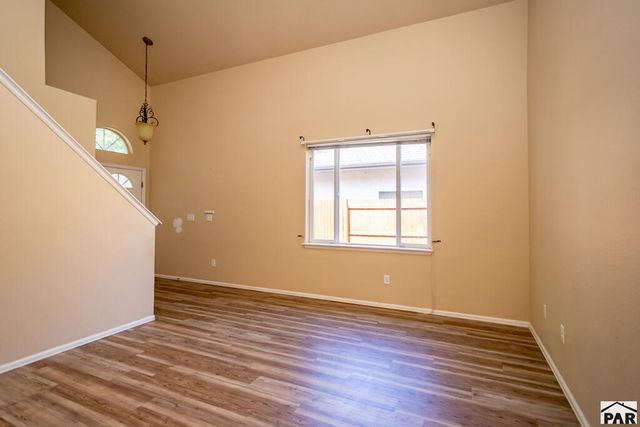1022 Pinecrest Dr, Pueblo, CO 81005