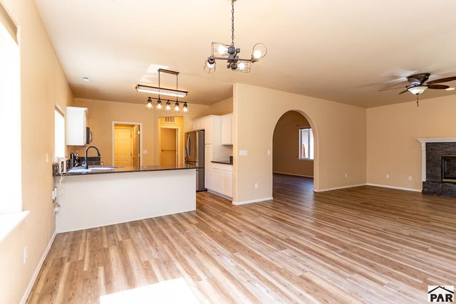 1022 Pinecrest Dr, Pueblo, CO 81005