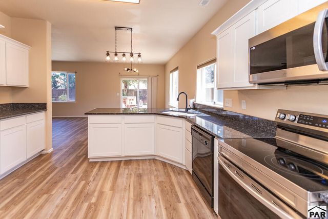 1022 Pinecrest Dr, Pueblo, CO 81005