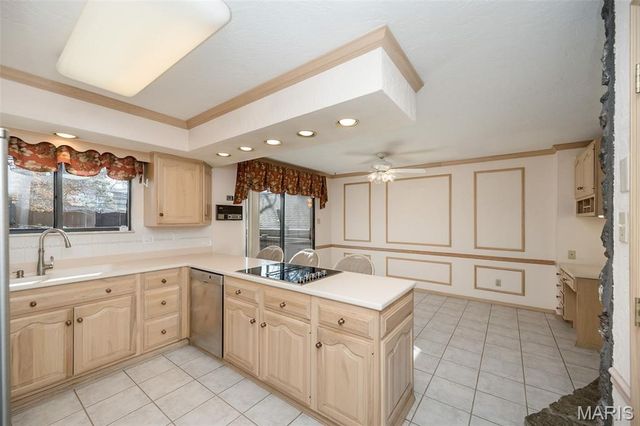 4829 Gatesbury Drive, St Louis, MO 63128