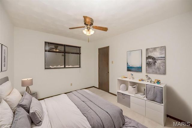 4829 Gatesbury Drive, St Louis, MO 63128