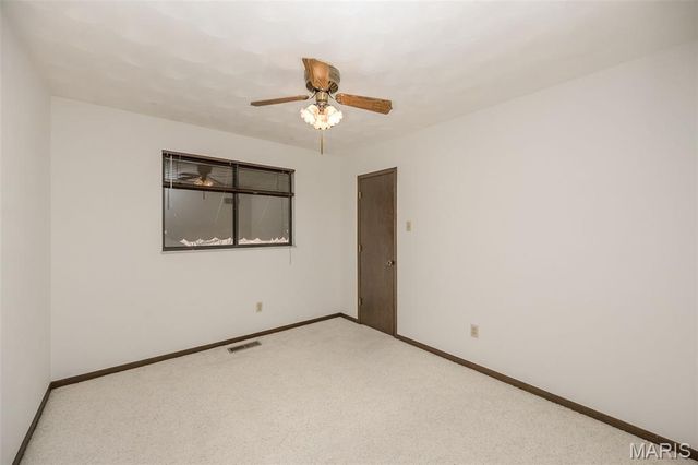 4829 Gatesbury Drive, St Louis, MO 63128