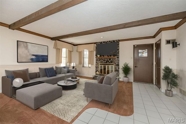 4829 Gatesbury Drive, St Louis, MO 63128