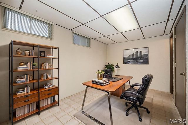 4829 Gatesbury Drive, St Louis, MO 63128