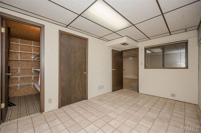 4829 Gatesbury Drive, St Louis, MO 63128