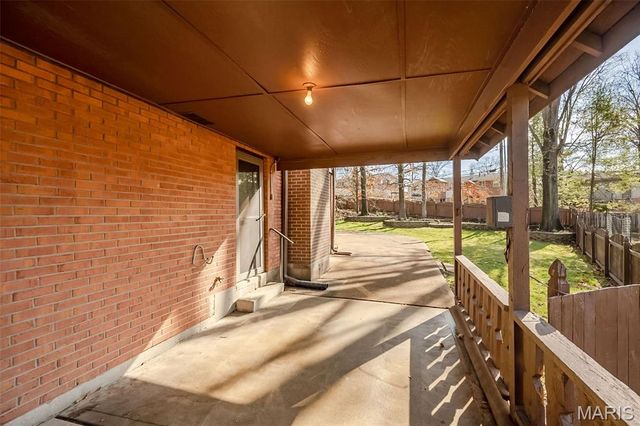 4829 Gatesbury Drive, St Louis, MO 63128