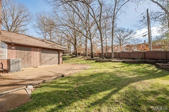 4829 Gatesbury Drive, St Louis, MO 63128