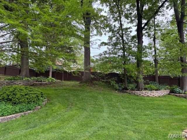 4829 Gatesbury Drive, St Louis, MO 63128