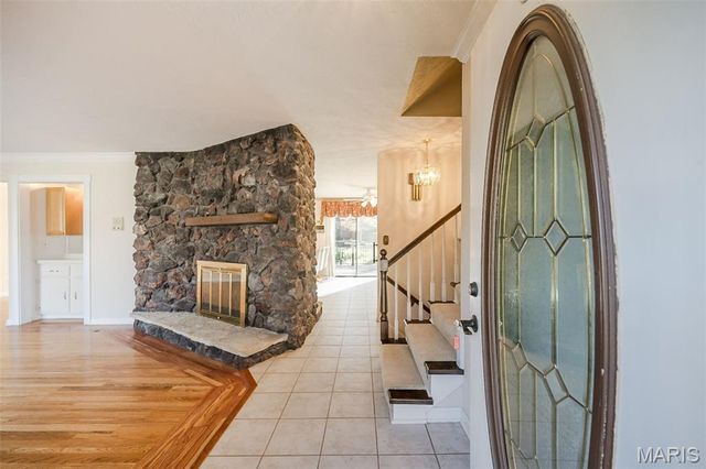 4829 Gatesbury Drive, St Louis, MO 63128