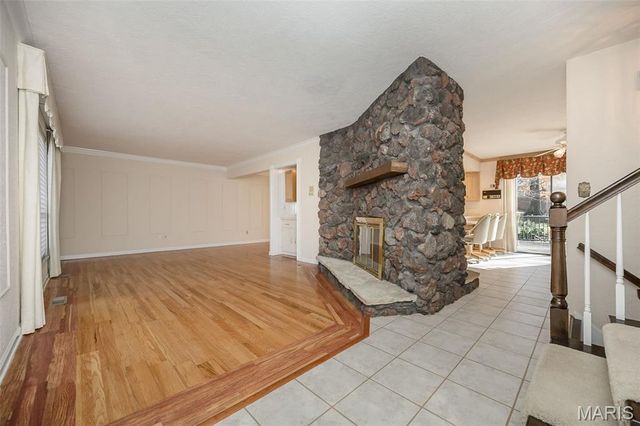 4829 Gatesbury Drive, St Louis, MO 63128