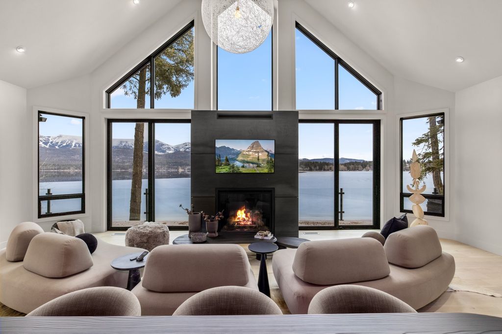 1332 W Lakeshore Drive, Whitefish, MT 59937